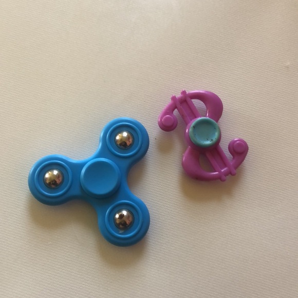 Cash money, fidget, spinner, and blue pinky fidget spinner - Picture 2 of 4